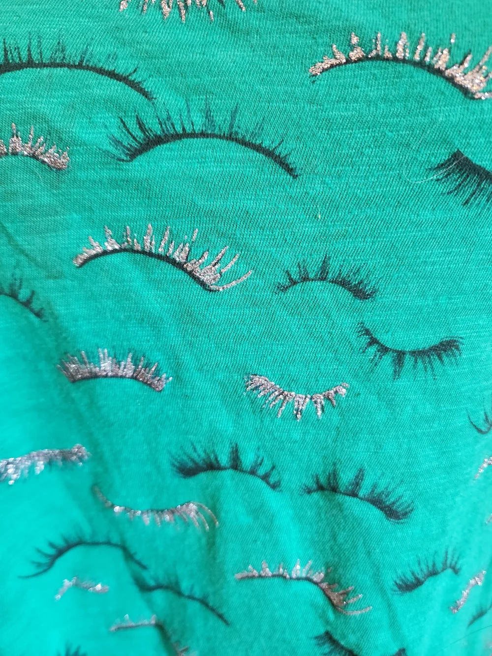 Lane Bryant Kelly Green Scoop Neck Tee with Sparkly Metallic Eyelash Print